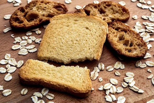 Pão Fatiado Flocos Aveia Mesa Madeira — Fotografia de Stock