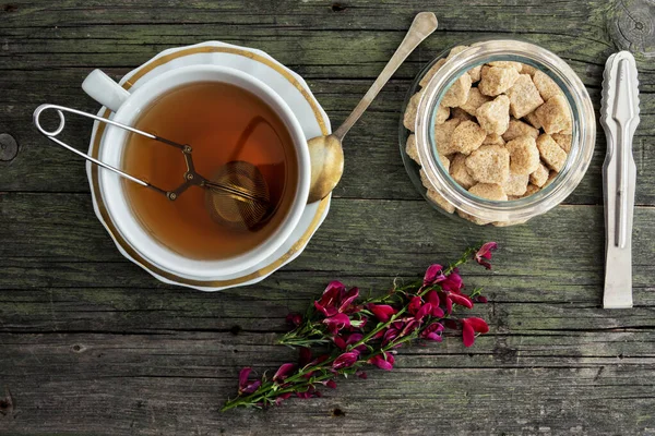 Kopje Met Thee Houten Tafel — Stockfoto