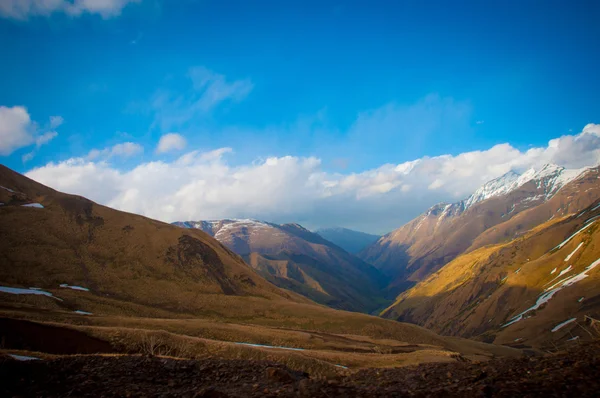 Vue sur les montagnes du Caucase — Photo
