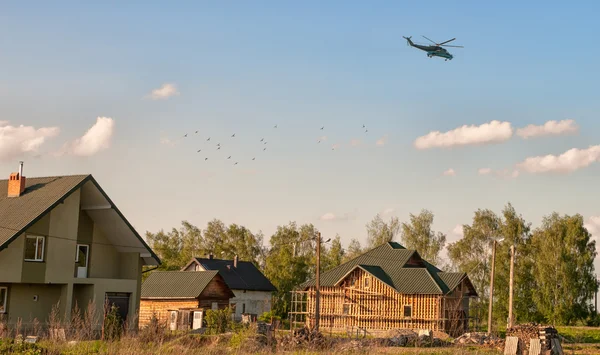 Um helicóptero voando — Fotografia de Stock