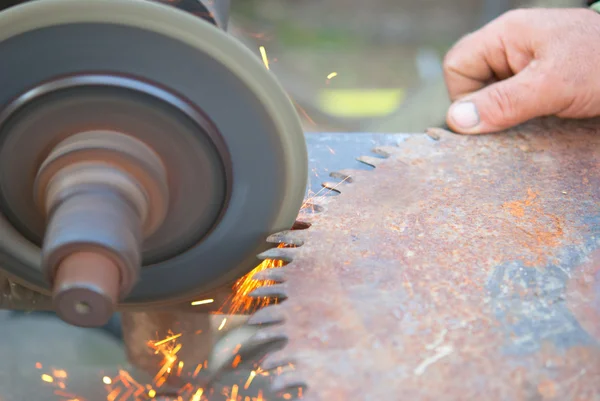 A sharpening saw — Stock Photo, Image