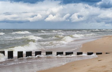 Deniz manzarası, Rewal 'daki Baltık Denizi. Polonya