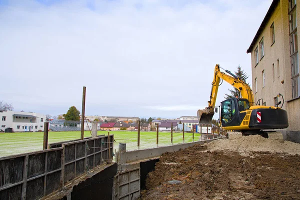 Machines Construction Pelle Sur Fond Maison Concept Construction Bâtiments Ponts — Photo