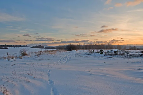 Inverno Tramonto Cime Vista Dal Villaggio Montagna Pittoresco Stagionale Natura — Foto Stock