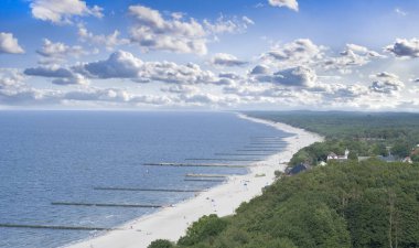 Deniz manzarası, Rewal 'daki Baltık Denizi. Polonya