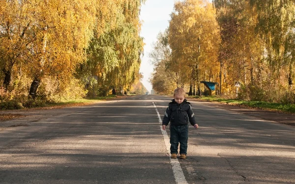 Boy on road — Stock Photo, Image