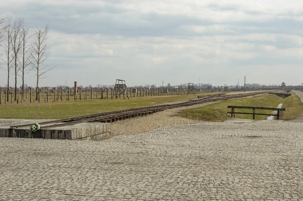 색상에 Auschwitz 죽음의 수용소의 역사적인 보기 — 스톡 사진
