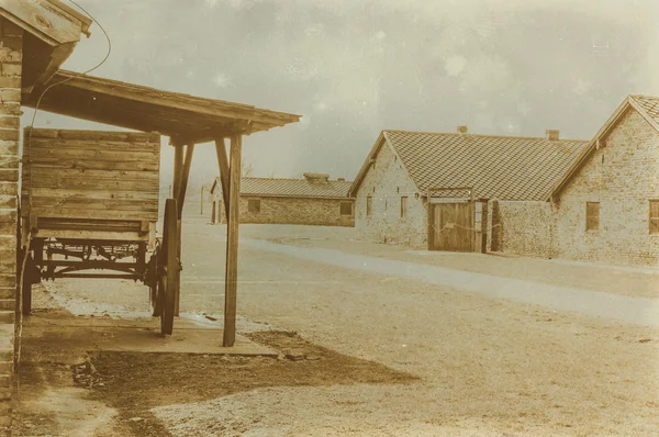 Vieilli sépia numérique grunge effet de détresse auschwitz concentrat — Photo