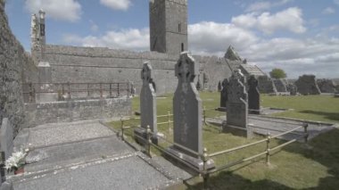 clare abbey yakınındaki ennis, co. clare - İrlanda kalıntıları