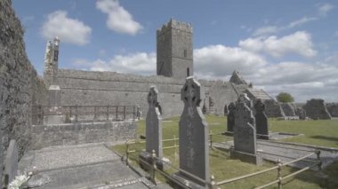 clare abbey yakınındaki ennis, co. clare - İrlanda kalıntıları