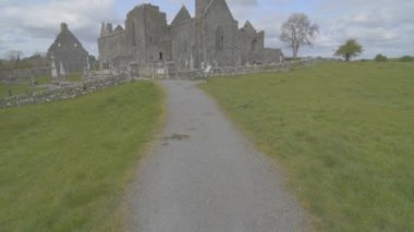 ünlü İrlandalı landmark, quin abbey, county clare, İrlanda