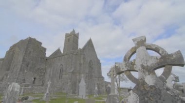ünlü İrlandalı landmark, quin abbey, county clare, İrlanda