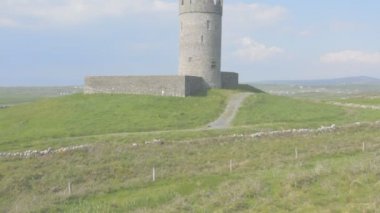 Doonagore Kalesi, Batı İrlanda - yaban Atlantik yol güzergahı