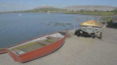 Burren, İrlanda bir iskele üstüne kadar eski nakliye yelkenli tekneler yanaştı