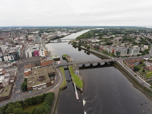 Letecký pohled na panorama panorama města limerick, Irsko — Stock fotografie