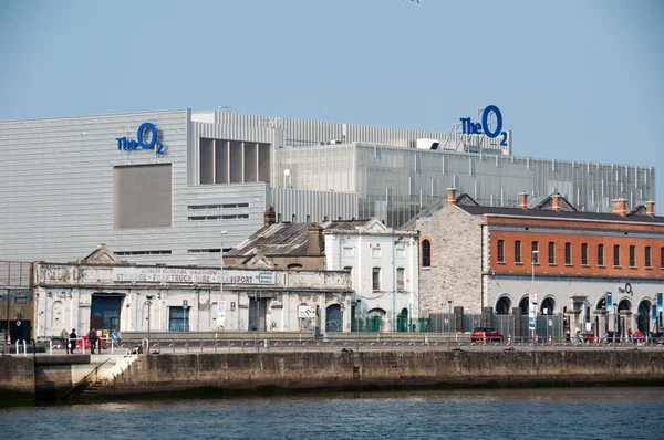 ダブリン, アイルランド - 2012 年 9 月 20 日: ダブリン、アイルランド。ダブリン、首都とアイルランド最大の都市です。リフィー川の河口の東海岸に位置します。. — ストック写真