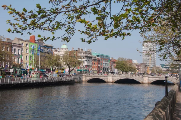 Dublin, Írország - szeptember 20, 2012: Dublin City, Írország. Dublin, fővárosa és legnagyobb városa, Írország. Található a keleti partján, a Liffey folyó torkolatánál. — Stock Fotó