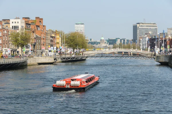 Dublin, Irlandia - 20 wrz 2012: Dublina, Irlandia. Dublin – stolica i największe miasto Irlandii. Położony na wschodnim wybrzeżu, u ujścia rzeki Liffey. — Zdjęcie stockowe