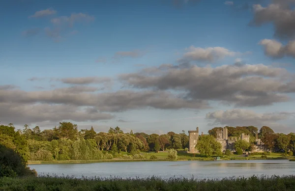 Foto famoso hotel 5 stelle castello dromoland e golf club in Irlanda — Foto Stock