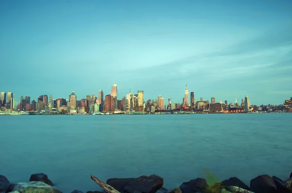 Captura del horizonte de la ciudad de Nueva York por la noche — Foto de Stock