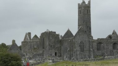 Quin Abbey, County Clare, İrlanda -- İrlanda Tarihi Kamu Binası Attraction