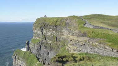 İrlanda 1 numaralı ünlü turistik cazibe. Cliffs Moher, yaban Atlantik yol yol, county clare, İrlanda