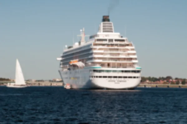 Wazig uit focus achtergrond effect, grote Cruise schip Oceaan — Stockfoto