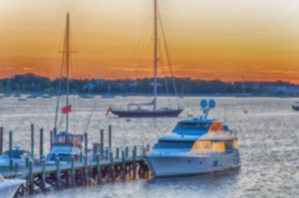 Sfocato effetto di sfondo sfocato, Tramonto barca a vela — Foto Stock