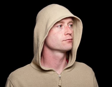 erkek kapşonlu siyah ile yakalanması