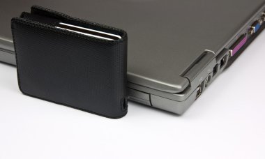 harici usb sabit disk ile dizüstü bilgisayar