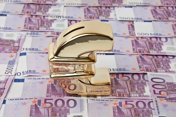 Γραμμάτια 500 ευρώ και το χρυσό σύμβολο ευρώ — Φωτογραφία Αρχείου