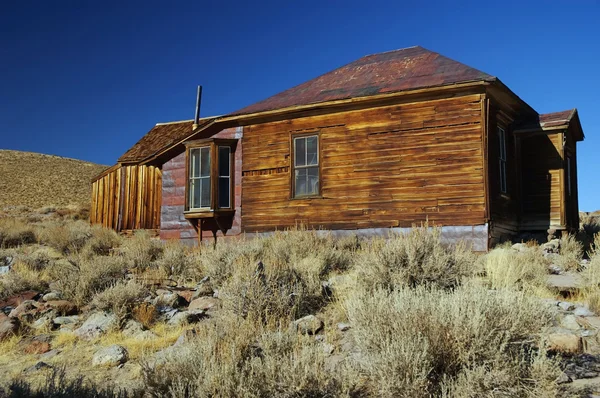 Viejo usa occidental oro fantasma minería ciudad de bodie — Foto de Stock