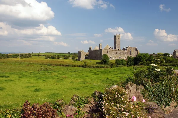 奎恩修道院，著名的爱尔兰克莱尔郡 — 图库照片