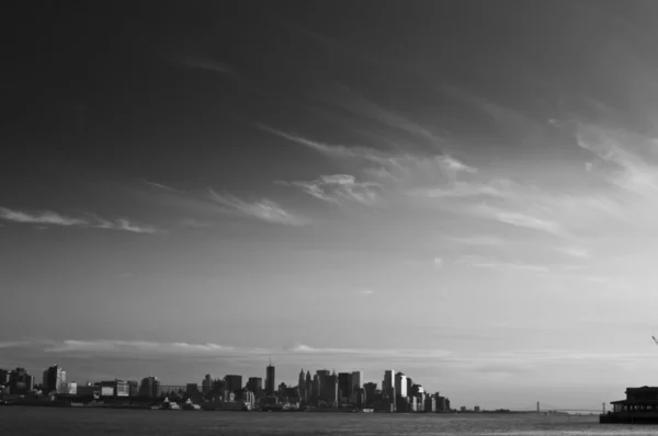 Hermosa puesta de sol noche sobre la ciudad de Nueva York —  Fotos de Stock