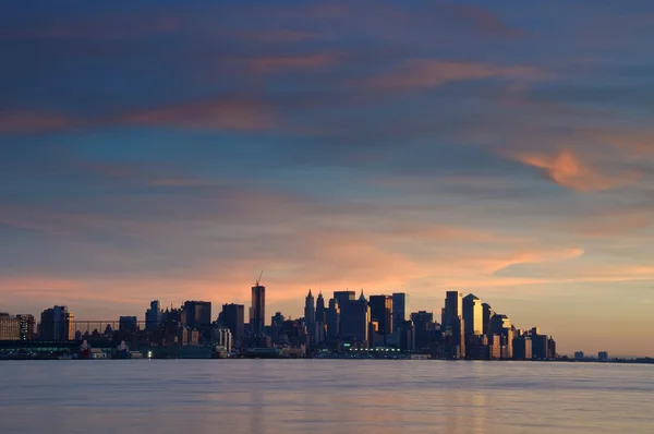 Beautiful sunset evening over new york city — Stock Photo, Image