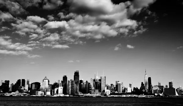 New Yorks stadsbild över Hudsonfloden — Stockfoto