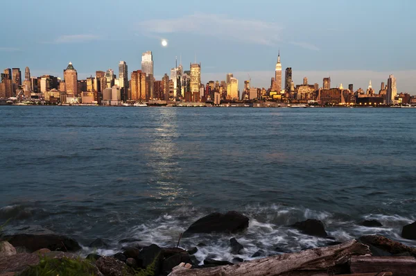 New York horizon de la ville sur la rivière Hudson — Photo