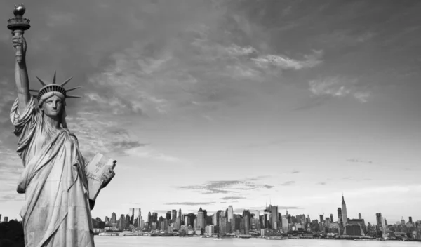 Nueva York ciudad en blanco y negro hi Contraste — Foto de Stock