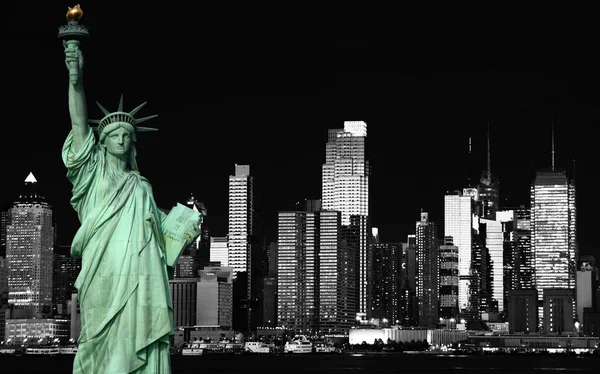 Beautiful new york cityscape over the hudson — Stock Photo, Image