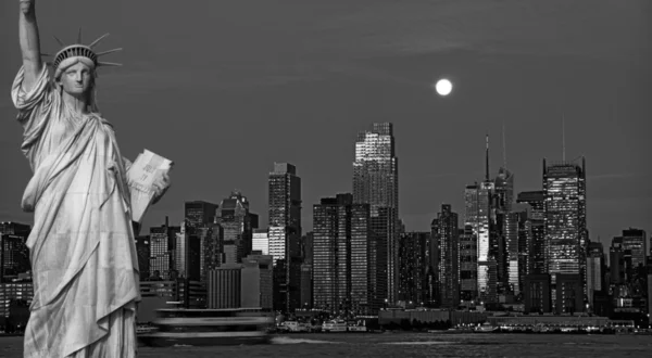 New york city černá a bílá vyšší kontrast — Stock fotografie