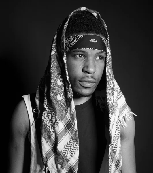 Retrato de hip hop dançarino afro-americano isolado fundo — Fotografia de Stock