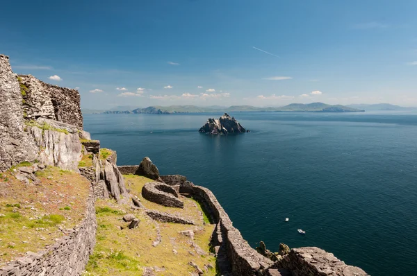 Skellig Michael, světového dědictví UNESCO, Kerry, Irsko. Star Wars The Force probudí scéna natáčela na tomto ostrově. divoké Atlantické cesty — Stock fotografie