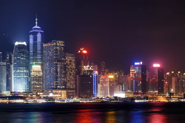 九龙一侧港岛天际线的夜景 — 图库照片