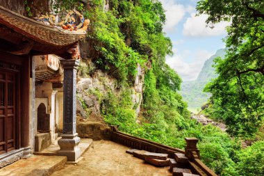 Bich Dong Pagoda'dan manzara, Ninh Binh, Vietnam