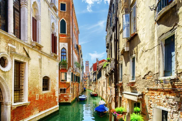 圣卡西亚诺河与船景观，威尼斯，意大利 — 图库照片