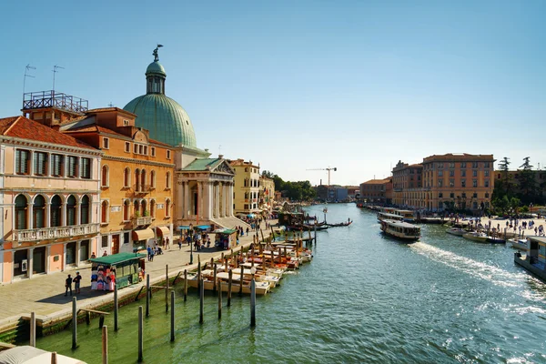 O Grande Canal e o San Simeone Piccolo em Veneza, Itália — Fotografia de Stock