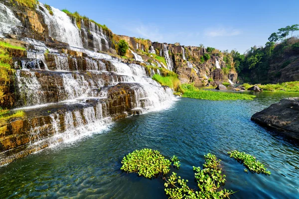 Beautiful view of natural cascading waterfall with clear water — Stock Photo, Image