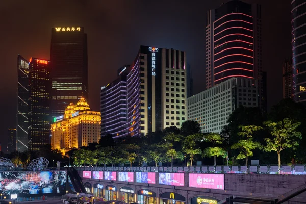 Nattvisning av Zhujiang New Town i Guangzhou, China — Stockfoto