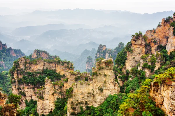 Beautiful narrow and towering wall of rock (Avatar Mountains) — Stock Photo, Image