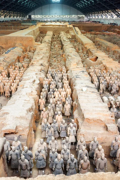 Postos de soldados de terracota do famoso Exército de Terracota — Fotografia de Stock